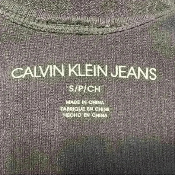 Calvin Klein Jeans women’s cropped tank top - Picture 3 of 3